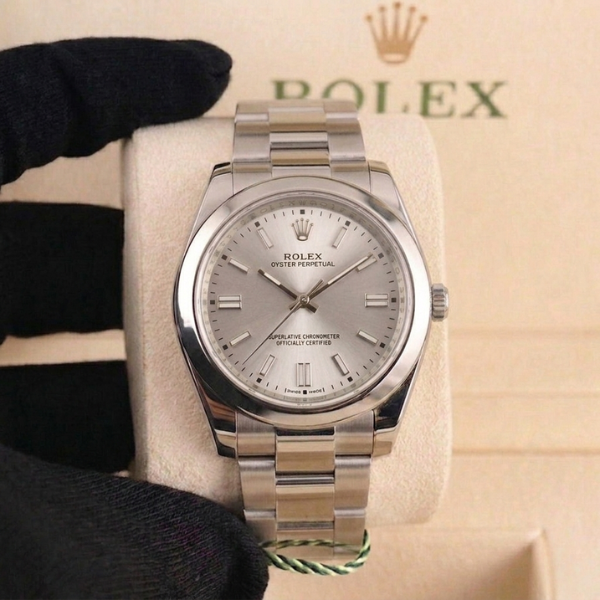 ROLEX OYSTER PERPETUAL (AA+)